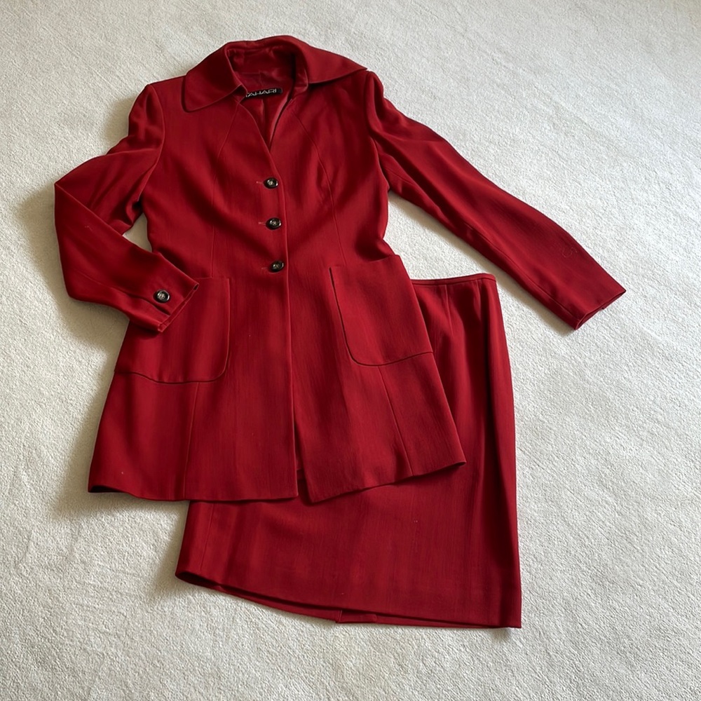 VINTAGE 90’s TAHARI wool suit. Size 8. - Picture 1 of 8